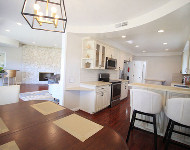 6605 S Sherbourne Drive - Photo Thumbnail 8