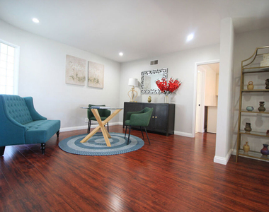 6605 S Sherbourne Drive - Photo Thumbnail 4
