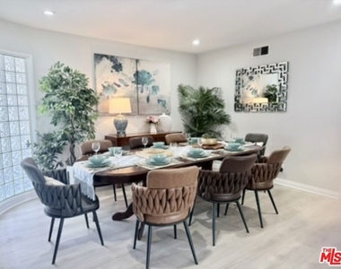 6605 S Sherbourne Drive - Photo Thumbnail 7