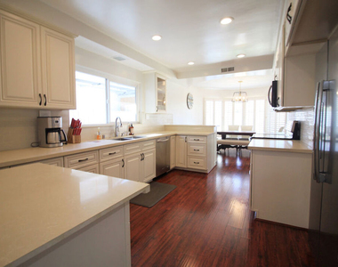 6605 S Sherbourne Drive - Photo Thumbnail 13