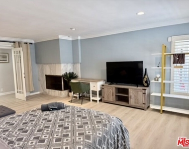 6605 S Sherbourne Drive - Photo Thumbnail 17