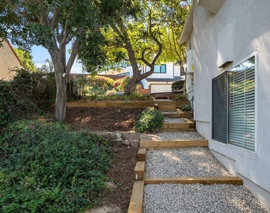 11543 Sunshine Terrace - Photo Thumbnail 25