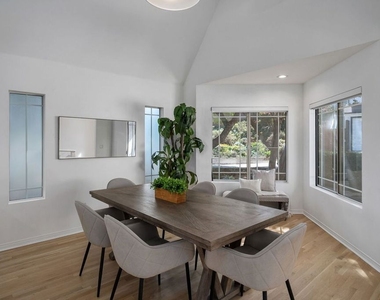 11543 Sunshine Terrace - Photo Thumbnail 10