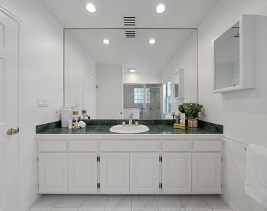 11543 Sunshine Terrace - Photo Thumbnail 17