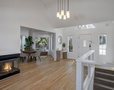 11543 Sunshine Terrace - Photo Thumbnail 5