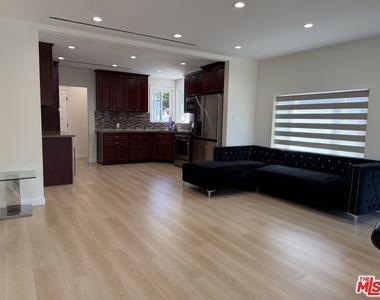 8561 Kyle Street - Photo Thumbnail 6