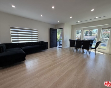 8561 Kyle Street - Photo Thumbnail 3