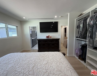 8561 Kyle Street - Photo Thumbnail 26