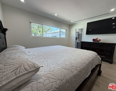 8561 Kyle Street - Photo Thumbnail 24