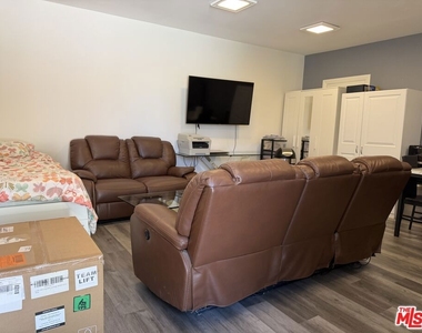 8561 Kyle Street - Photo Thumbnail 39
