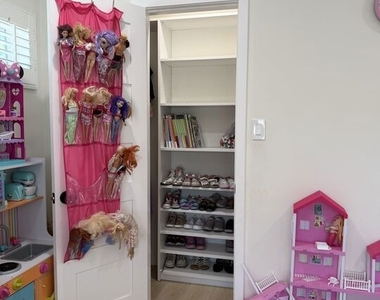 8561 Kyle Street - Photo Thumbnail 15