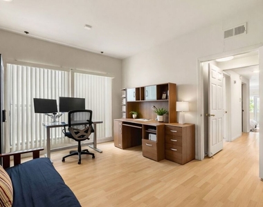 12011 Goshen Avenue - Photo Thumbnail 11