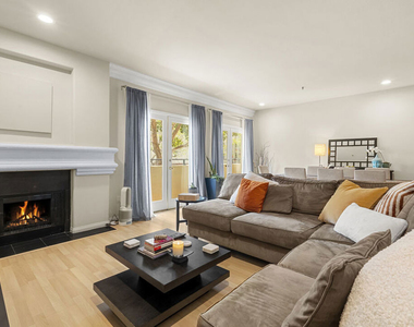 12011 Goshen Avenue - Photo Thumbnail 4