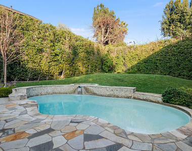 10161 Valley Spring Lane - Photo Thumbnail 22