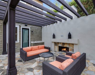 10161 Valley Spring Lane - Photo Thumbnail 21