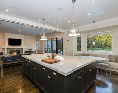 10161 Valley Spring Lane - Photo Thumbnail 16