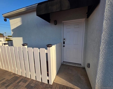 2702 Grove St - Photo Thumbnail 13
