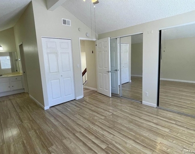 7055 Appian Dr - Photo Thumbnail 20