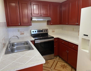 7055 Appian Dr - Photo Thumbnail 6