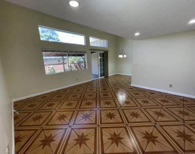 7055 Appian Dr - Photo Thumbnail 1