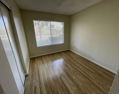 7055 Appian Dr - Photo Thumbnail 13