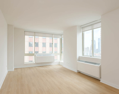 305 West 50th Street - Photo Thumbnail 21