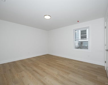 1 Dean Place - Photo Thumbnail 13