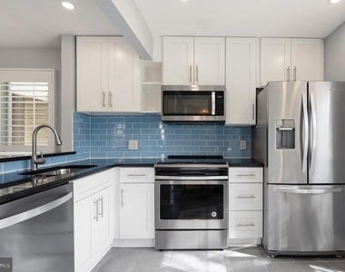 6608 Jupiter Hills Circle - Photo Thumbnail 13