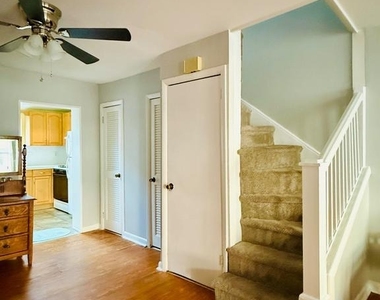 1215 S Marshall Street - Photo Thumbnail 3