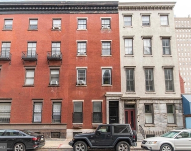 1807 Spruce Street - Photo Thumbnail 11