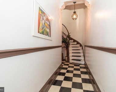 1807 Spruce Street - Photo Thumbnail 10
