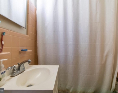 1807 Spruce Street - Photo Thumbnail 9