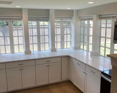 233 E Montgomery Avenue - Photo Thumbnail 1