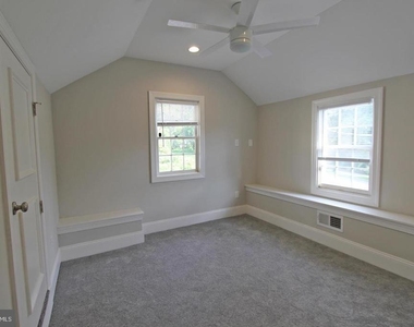 233 E Montgomery Avenue - Photo Thumbnail 5