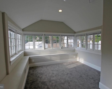 233 E Montgomery Avenue - Photo Thumbnail 4