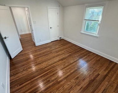 1711 Robinson Avenue - Photo Thumbnail 17