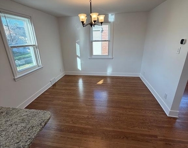 1711 Robinson Avenue - Photo Thumbnail 6