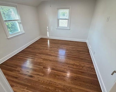 1711 Robinson Avenue - Photo Thumbnail 16