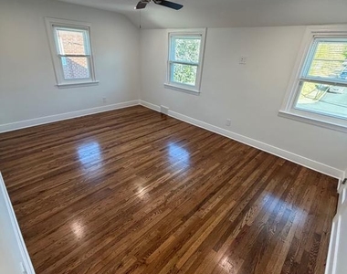 1711 Robinson Avenue - Photo Thumbnail 14
