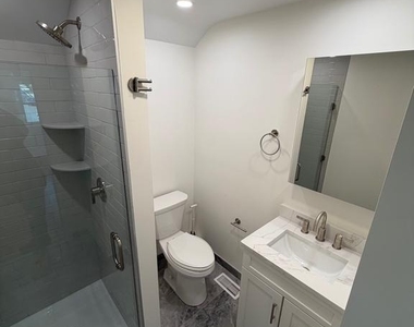 1711 Robinson Avenue - Photo Thumbnail 12