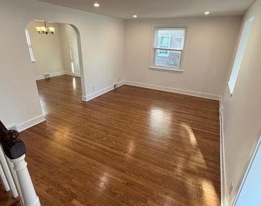 1711 Robinson Avenue - Photo Thumbnail 4