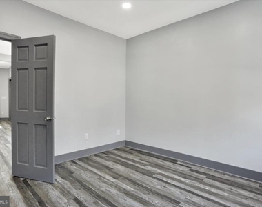 553 Wunder Street - Photo Thumbnail 12