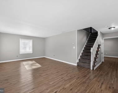 17 Bonnie Lane - Photo Thumbnail 5