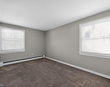 17 Bonnie Lane - Photo Thumbnail 6