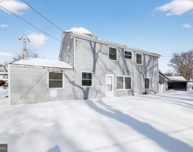 17 Bonnie Lane - Photo Thumbnail 13