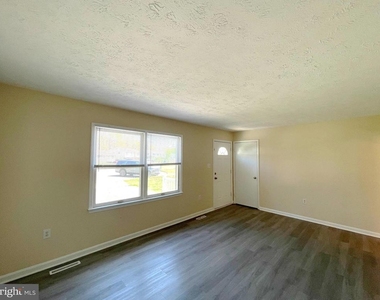 45743 Dee Court - Photo Thumbnail 2