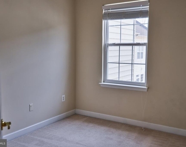 4324 Talmadge Circle - Photo Thumbnail 5