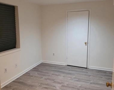 16542 Sioux Lane - Photo Thumbnail 5
