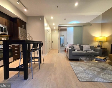 1320 Fenwick Lane - Photo Thumbnail 7