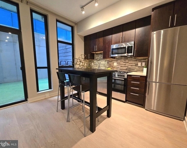 1320 Fenwick Lane - Photo Thumbnail 11